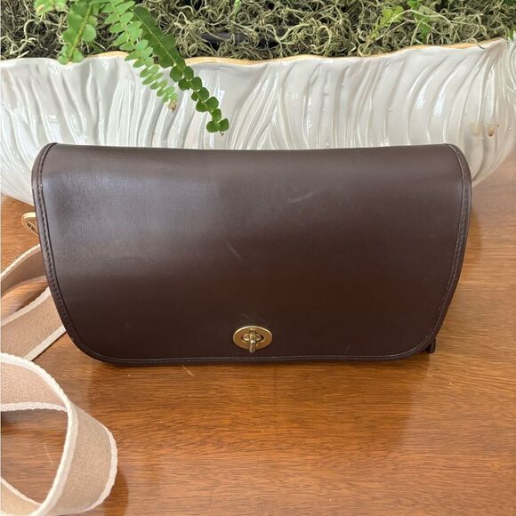 Tannery West Brown leather Coach style Crossbody Bag with Flap Closure - Picture 6 of 9
